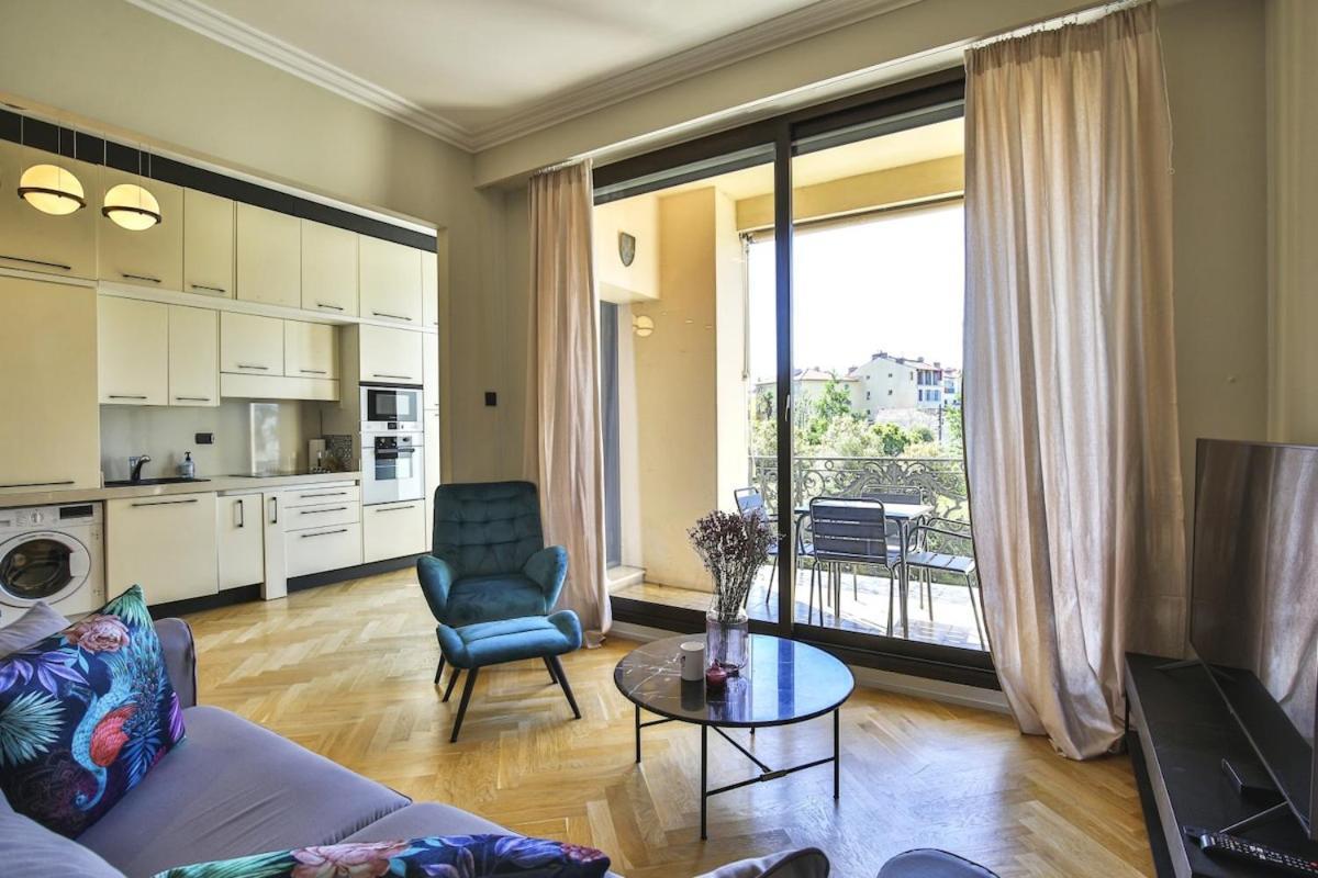 Balcon Vue Coulee Verte. Luxe Plein Coeur De 니스 외부 사진